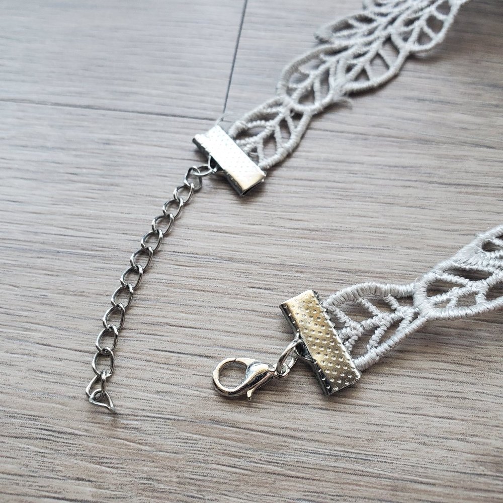 Grey floral lace choker necklace with star pendant - Picture 2 of 5